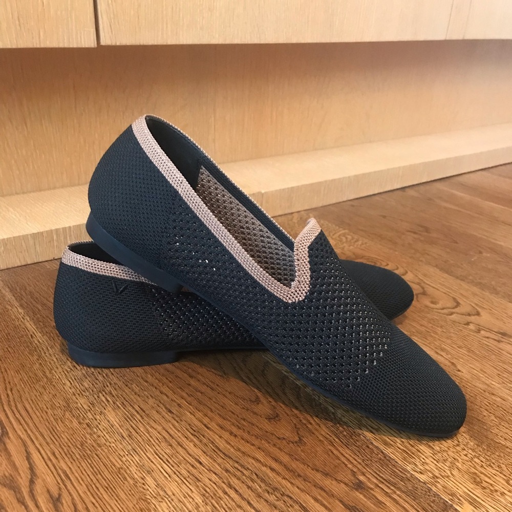 NWT Vivaia Reva Loafers Size 9 Deep Ebony with Box
